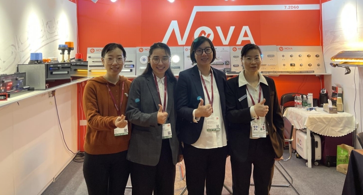 Advarselslysfabrikant NOVA i Automechanika Shanghai